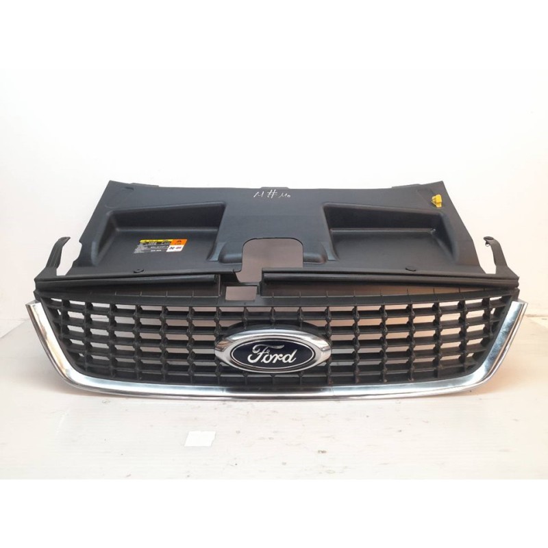 Recambio de rejilla delantera para ford mondeo ber. (ca2) ghia referencia OEM IAM 7S718200D  