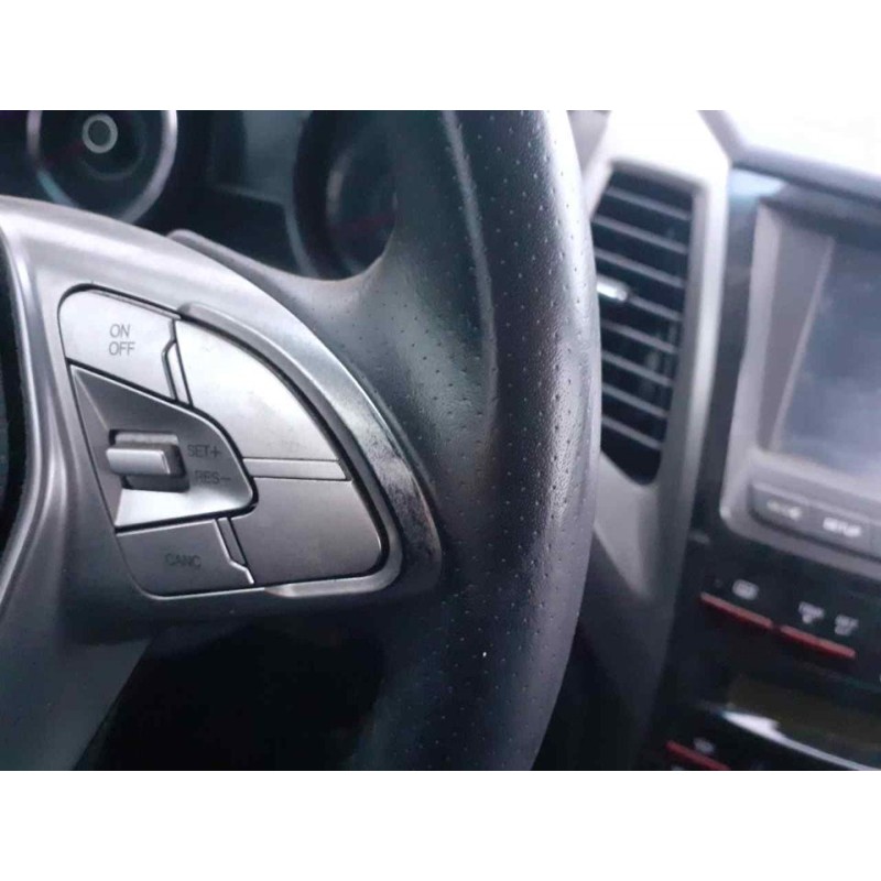 Recambio de volante para ssangyong tivoli limited 4x2 referencia OEM IAM 5