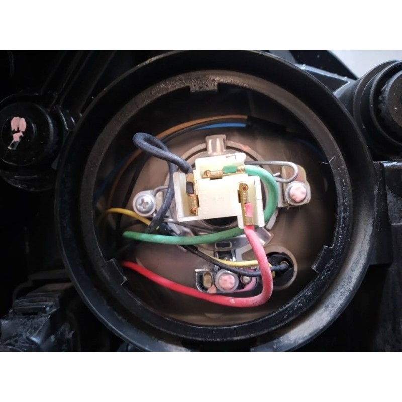 Recambio de faro izquierdo para kia rio ls berlina referencia OEM IAM 3