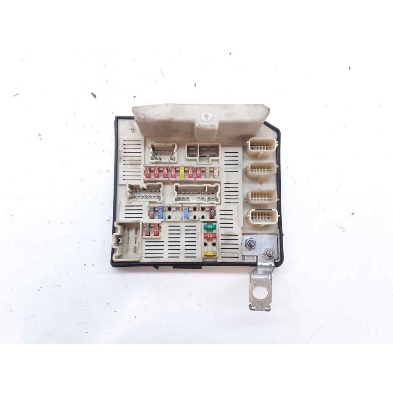 Recambio de caja reles / fusibles para renault megane ii berlina 5p dynamique referencia OEM IAM 8200481866  