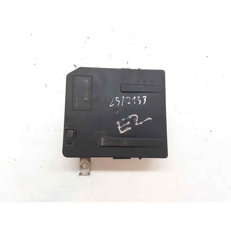 Recambio de caja reles / fusibles para renault megane ii berlina 5p dynamique referencia OEM IAM 8200481866 - Negro 3