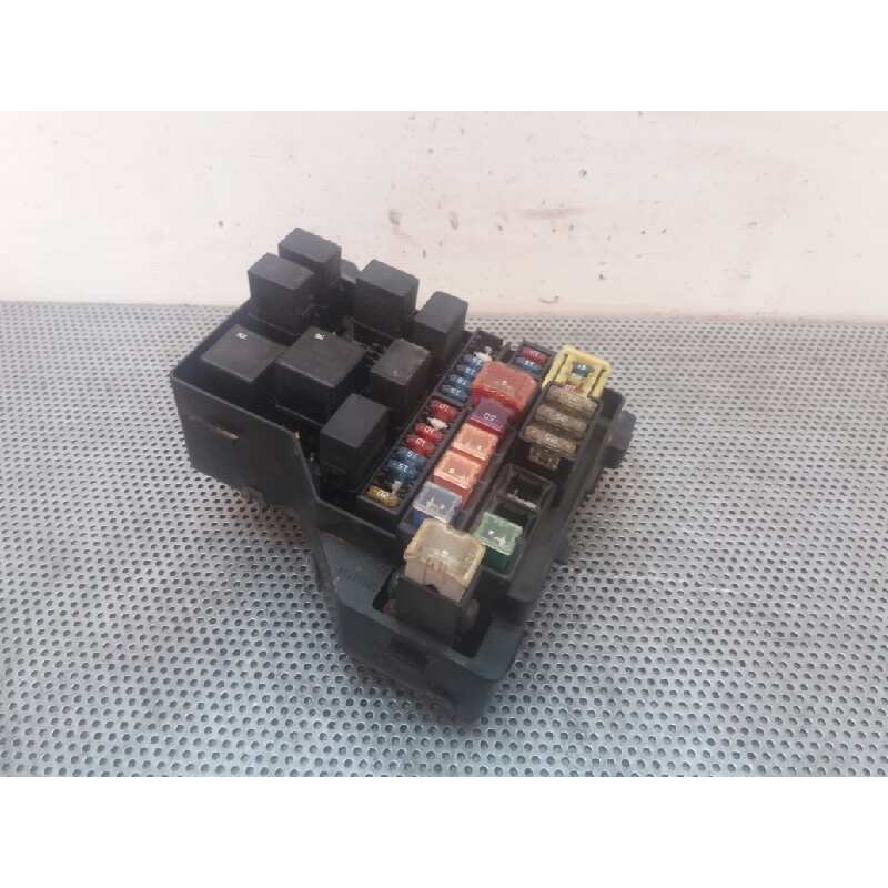 Recambio de caja reles / fusibles para volvo v40 familiar 1.8i referencia OEM IAM 30859714 72541985 