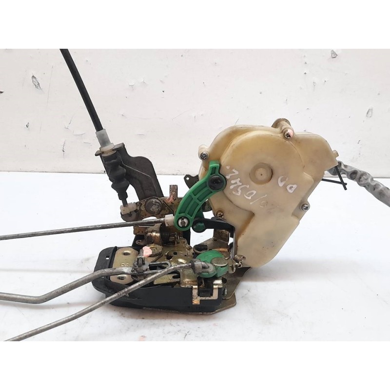 Recambio de cerradura puerta delantera derecha para kia sorento 2.5 crdi ex referencia OEM IAM 051024  
