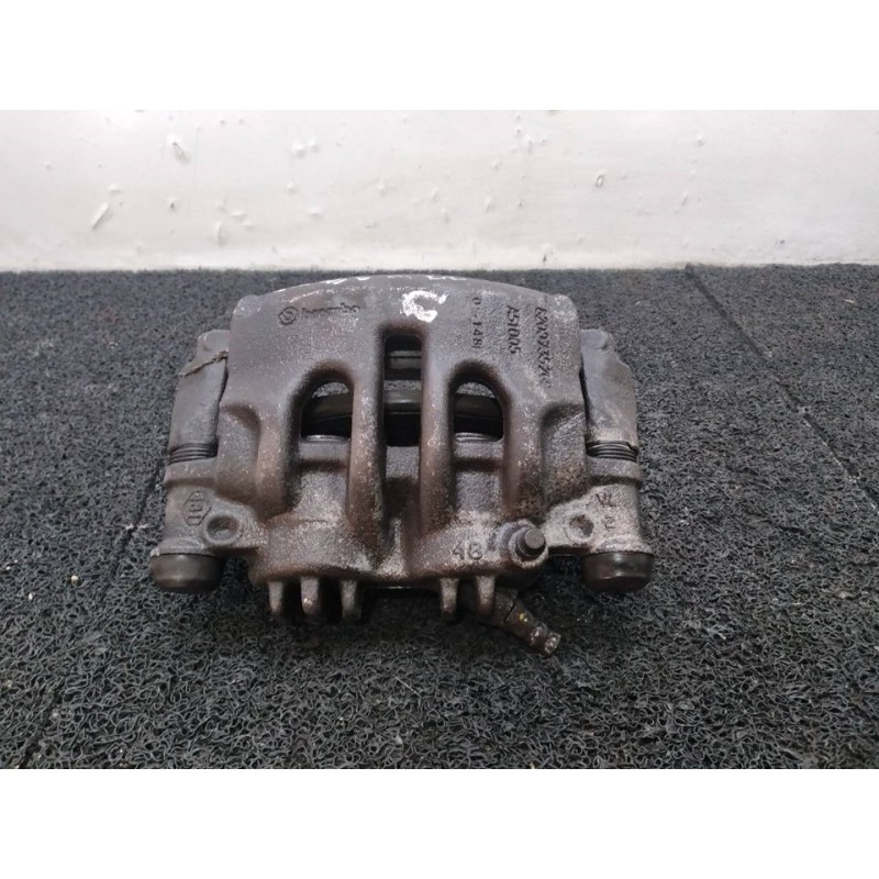 Recambio de pinza de freno delantera derecha para renault master kipper l3h1 3,5t referencia OEM IAM A51005  BREMBO
