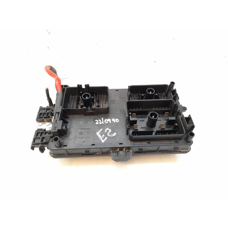 Recambio de caja reles / fusibles para opel insignia berlina essentia referencia OEM IAM 13222782 13255300 - Blanco 4