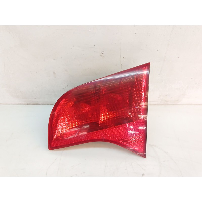 Recambio de piloto trasero derecho interior para audi a4 avant (8e) 2.0 tdi referencia OEM IAM 8E9945094  