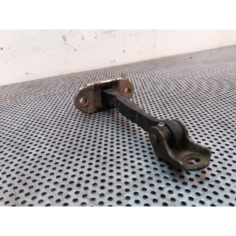 Recambio de retenedor puerta delantera izquierda para nissan almera tino (v10m) 2.2 16v turbodiesel cat referencia OEM IAM - Blanco 2