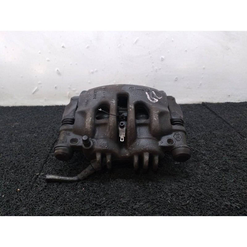 Recambio de pinza de freno delantera izquierda para renault master kipper l3h1 3,5t referencia OEM IAM A51004  BREMBO