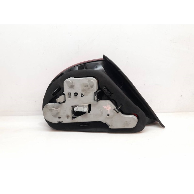 Recambio de piloto trasero derecho para jaguar s-type 3.0 v6 executive referencia OEM IAM - Negro 2
