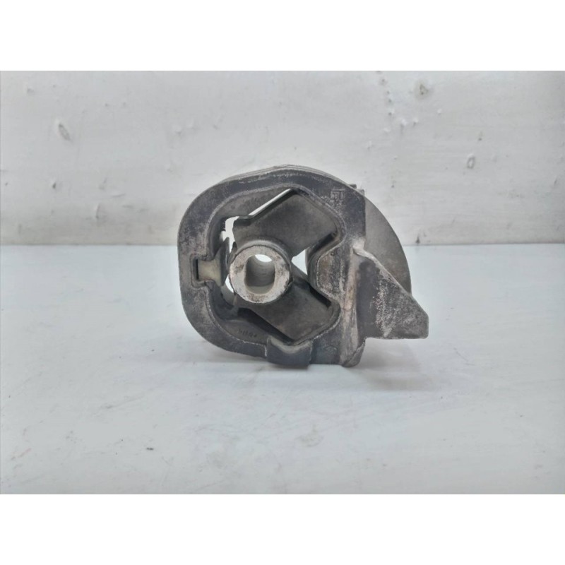 Recambio de soporte cambio para renault master kipper l3h1 3,5t referencia OEM IAM 8200675064 - Blanco 3