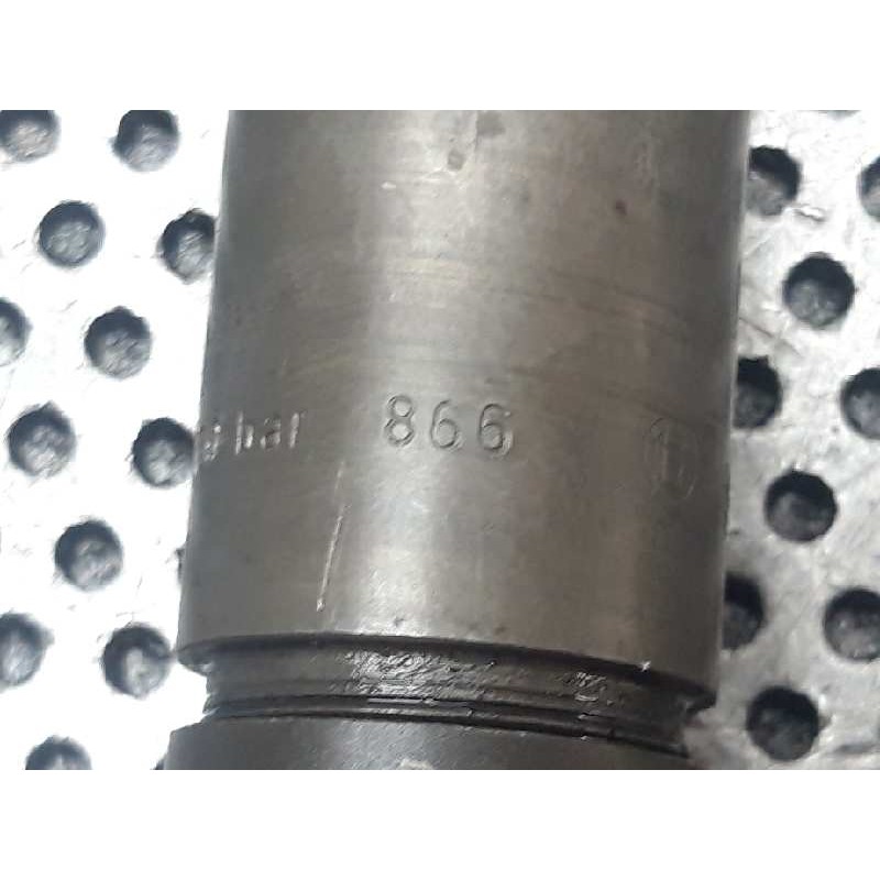 Recambio de inyector para renault master combi desde '98 2.5 diesel referencia OEM IAM KBE58S8 866 3