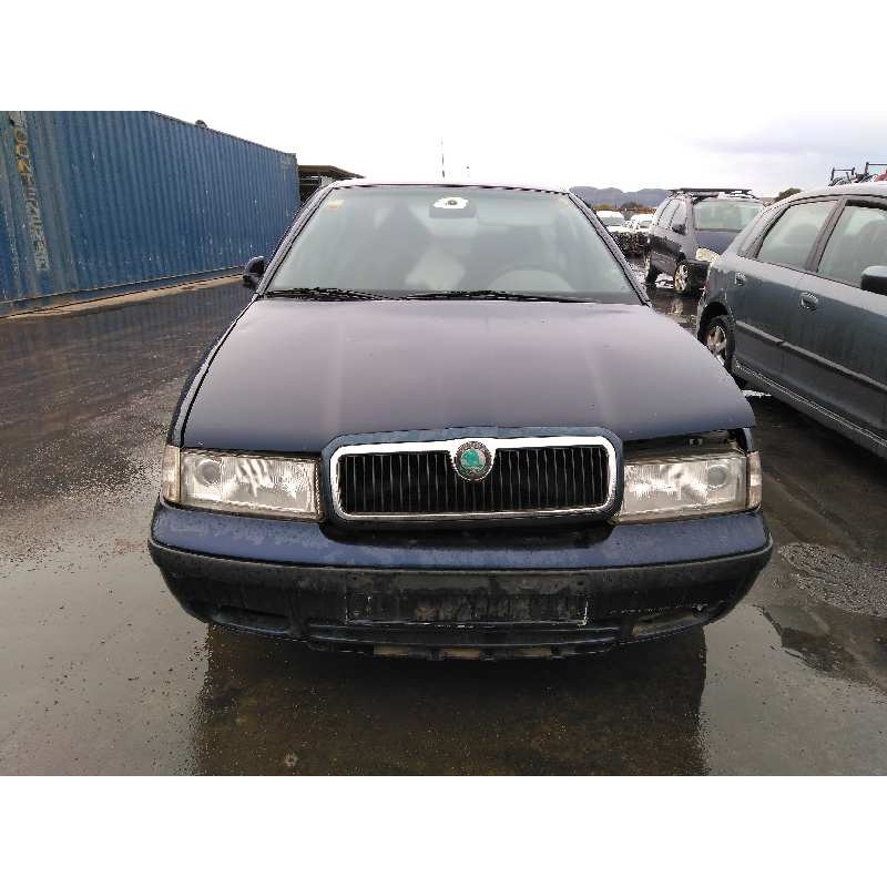 skoda octavia berlina (1u2) del año 2000