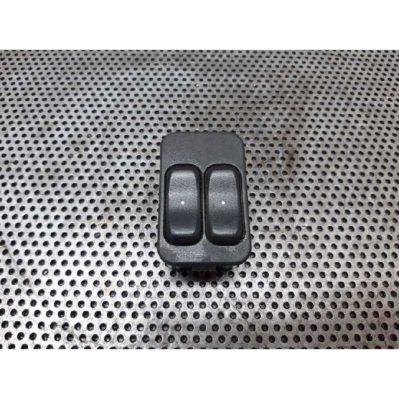 Recambio de mando elevalunas delantero izquierdo para opel corsa c club referencia OEM IAM 13363202  