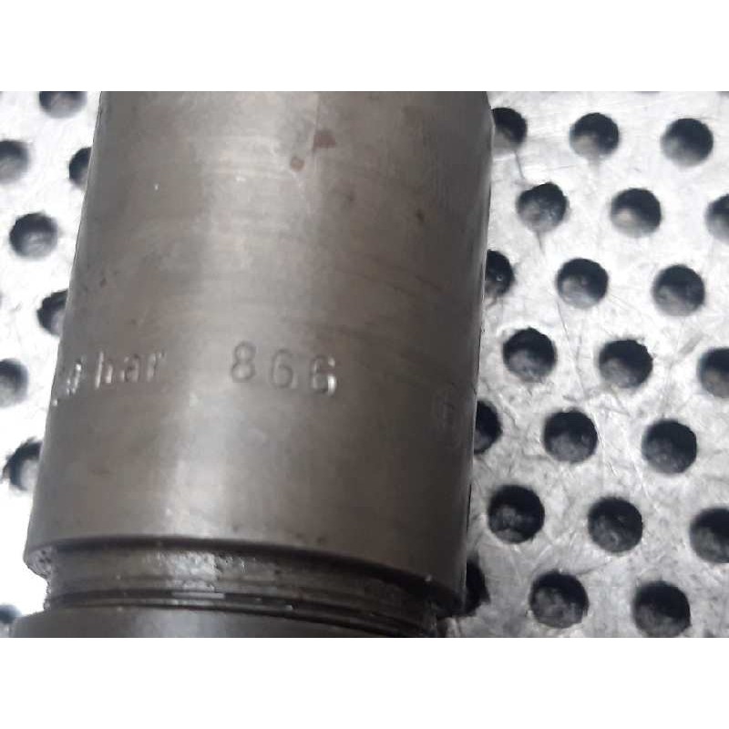 Recambio de inyector para renault master combi desde '98 2.5 diesel referencia OEM IAM KBE58S8 866 3