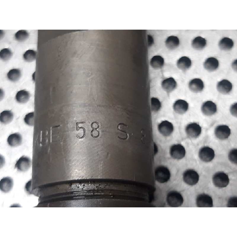 Recambio de inyector para renault master combi desde '98 2.5 diesel referencia OEM IAM KBE58S8 866 4