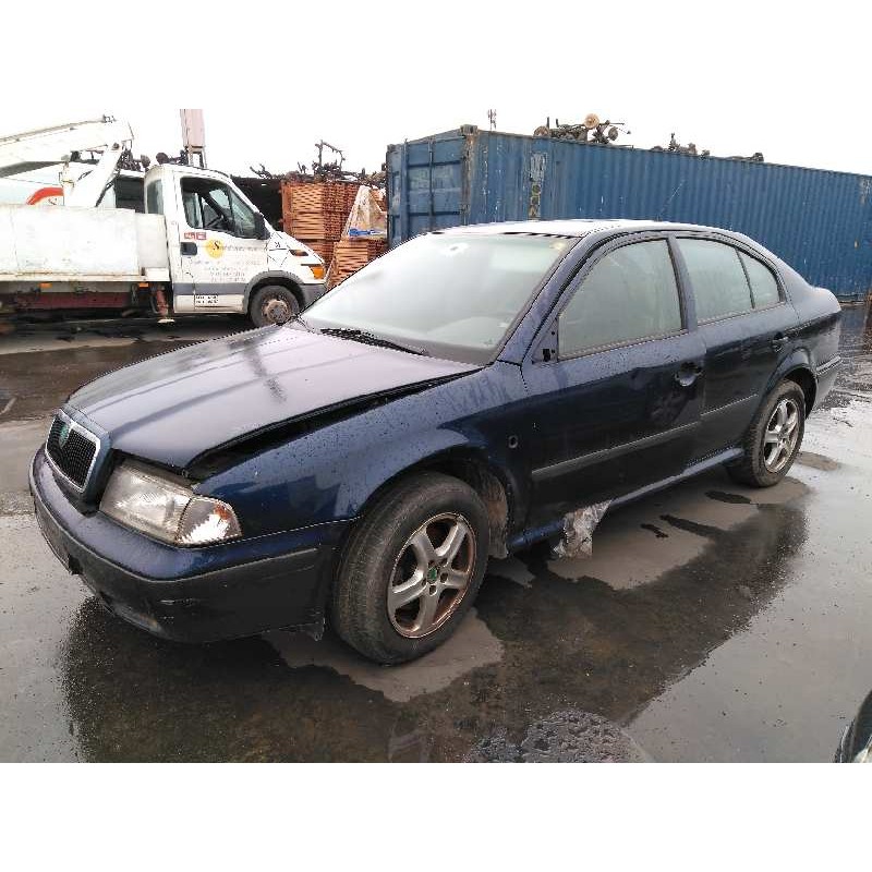 skoda octavia berlina (1u2) del año 2000