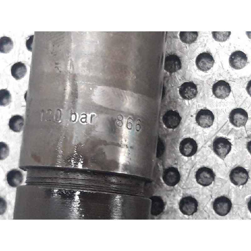 Recambio de inyector para renault master combi desde '98 2.5 diesel referencia OEM IAM KBE58S8 866 2