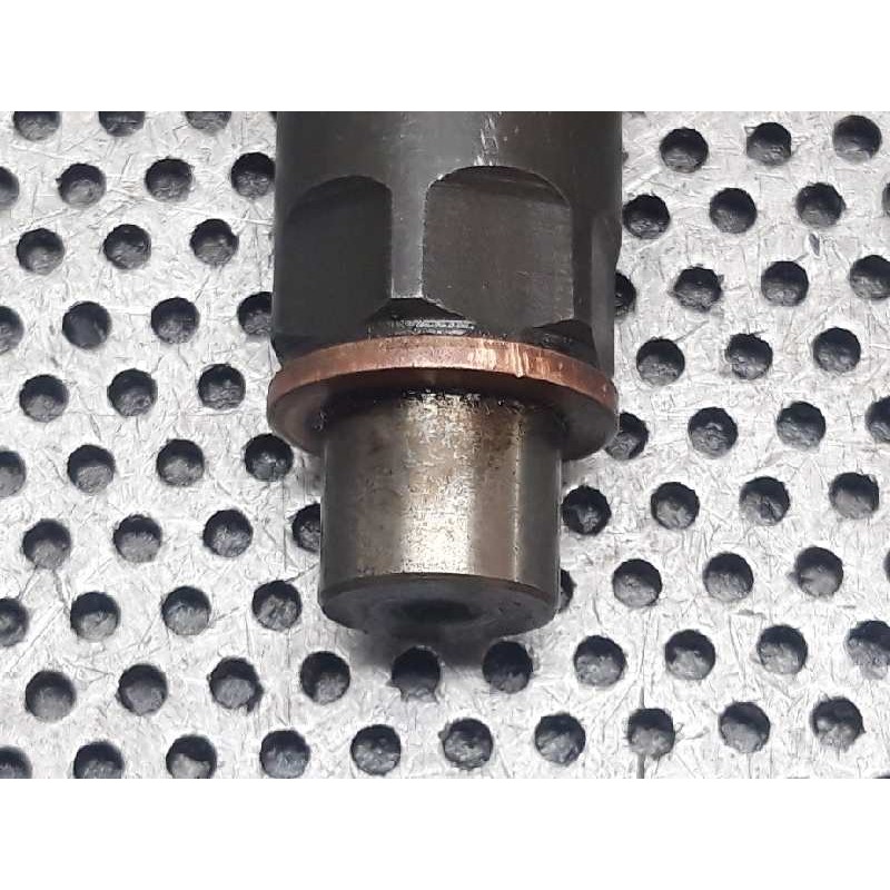 Recambio de inyector para renault master combi desde '98 2.5 diesel referencia OEM IAM KBE58S8 866 4