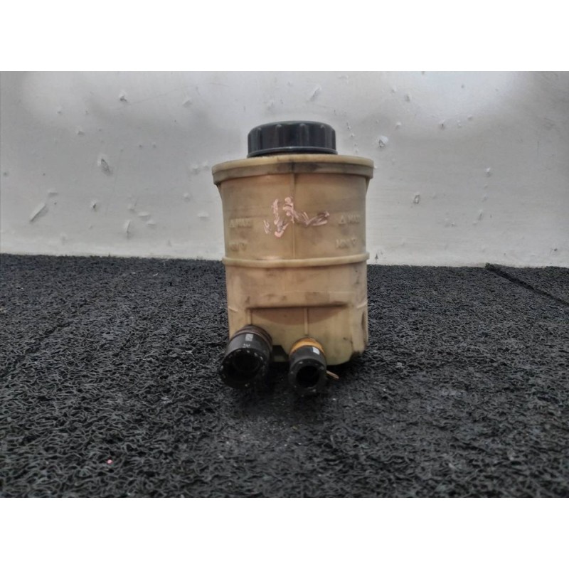 Recambio de deposito servo para renault master kipper l3h1 3,5t referencia OEM IAM 7700795347  