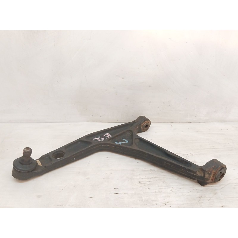 Recambio de brazo suspension inferior delantero izquierdo para peugeot 205 berlina referencia OEM IAM 25AM 58208 