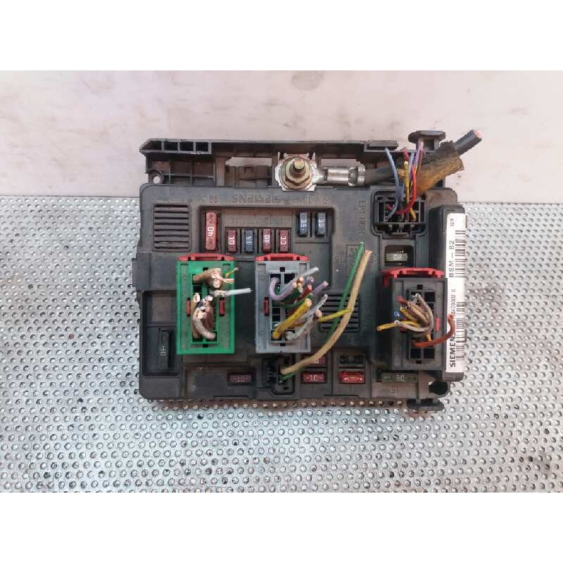 Recambio de caja reles / fusibles para peugeot 206 berlina xn referencia OEM IAM 9643498980  