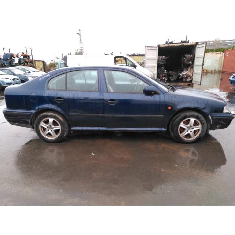 skoda octavia berlina (1u2) del año 2000
