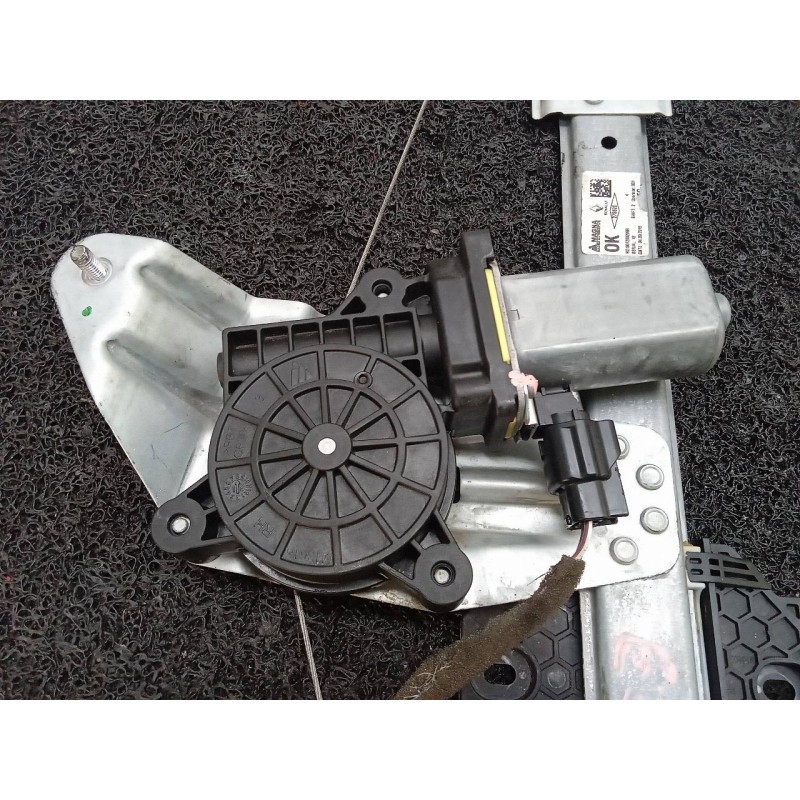 Recambio de elevalunas delantero derecho para dacia sandero stepway comfort referencia OEM IAM 807209299R - Blanco 7