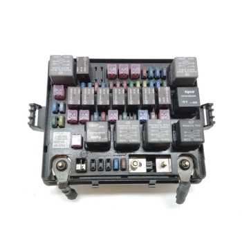 CAJA RELES / FUSIBLES A100DSL 05C19DAK4313A 