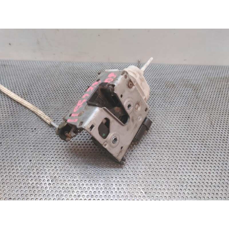 Recambio de cerradura puerta delantera derecha para audi a4 berlina (b5) 1.9 tdi referencia OEM IAM 4D1837016D  