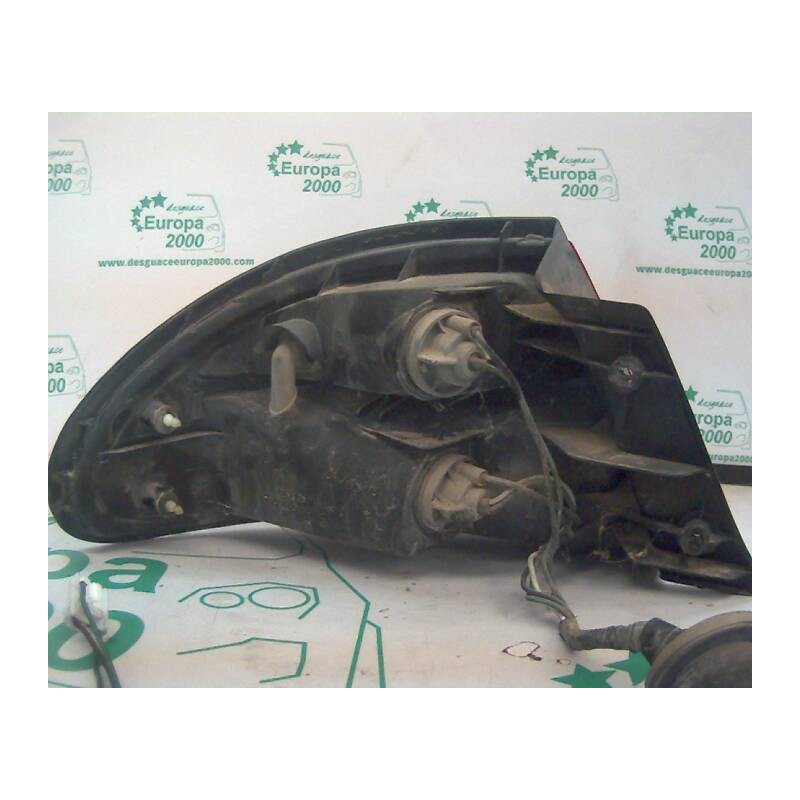 Recambio de piloto trasero izquierdo para mazda 323 berlina c/f/s (ba) referencia OEM IAM - Blanco 2