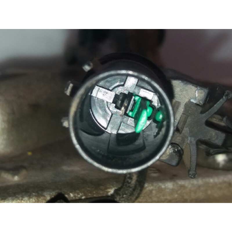 Recambio de compresor aire acondicionado para kia carens 1.8 ls monovolumen referencia OEM IAM - Azul 2