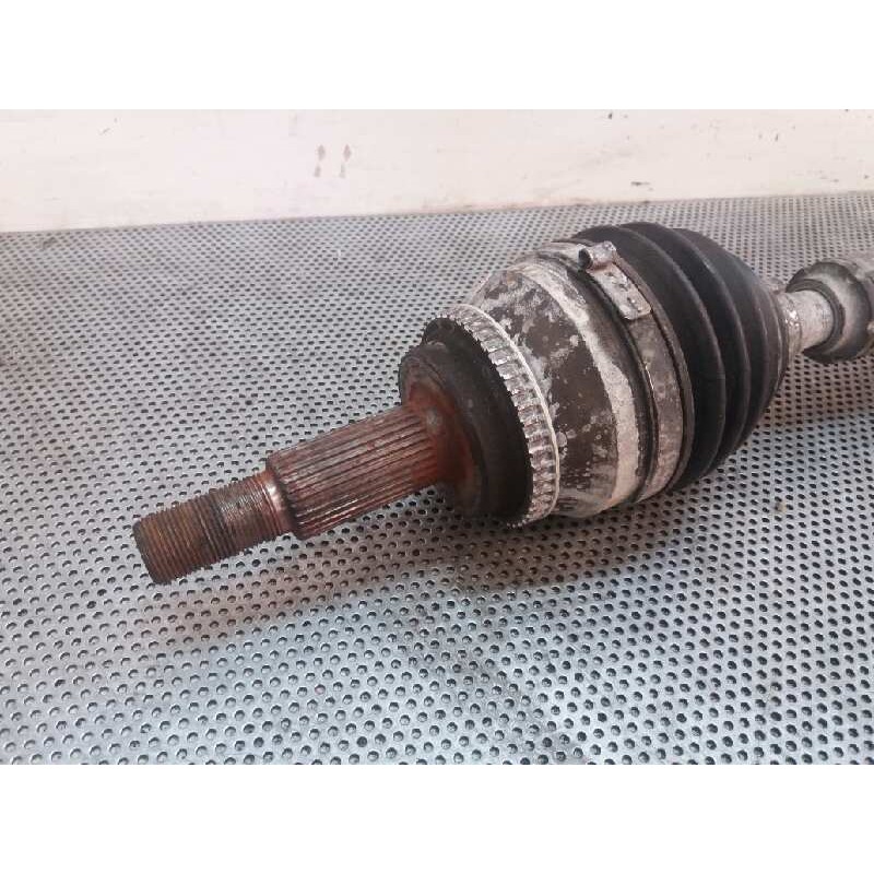 Recambio de transmision delantera izquierda para toyota corolla verso (r1) 2.2 turbodiesel cat referencia OEM IAM - Blanco 2