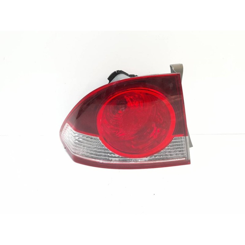 Recambio de piloto trasero izquierdo para honda civic lim.4 (fd) 1.8 es referencia OEM IAM P6104L  