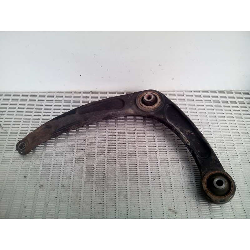 Recambio de brazo suspension inferior delantero derecho para citroën c4 berlina 1.4 16v referencia OEM IAM   