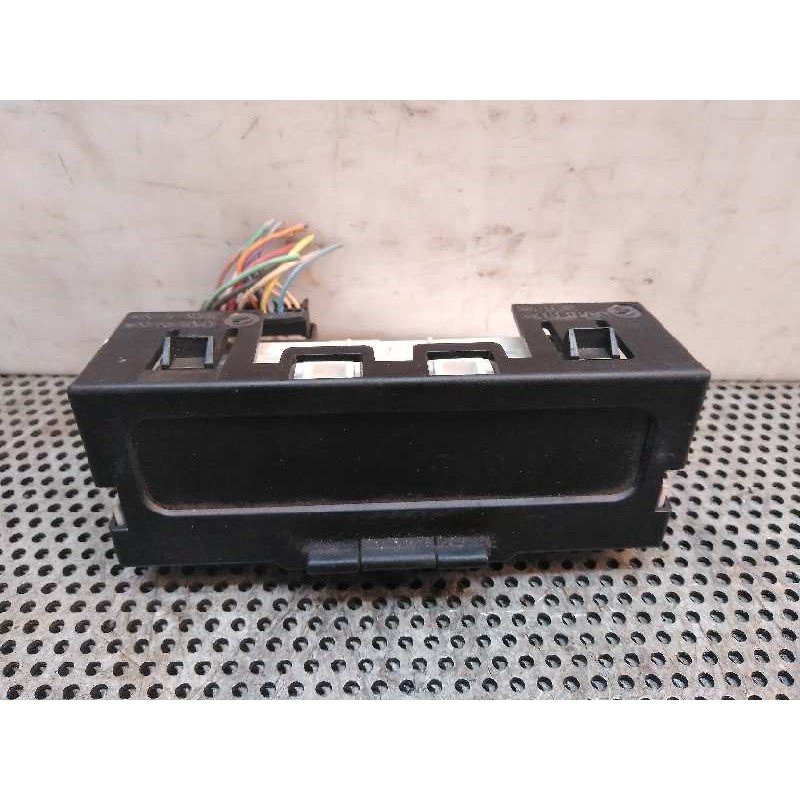 Recambio de pantalla multifuncion para renault megane ii berlina 5p dynamique referencia OEM IAM 8200350498A  