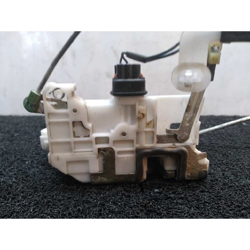 Recambio de cerradura puerta delantera derecha para toyota avensis berlina (t 22) 1.6 tempus (4-ptas.) referencia OEM IAM   