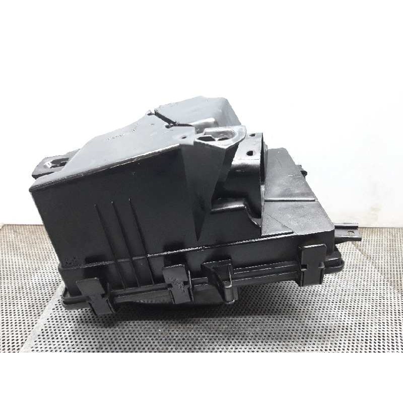 Recambio de filtro aire para volvo v70 familiar d5 referencia OEM IAM 2680953  