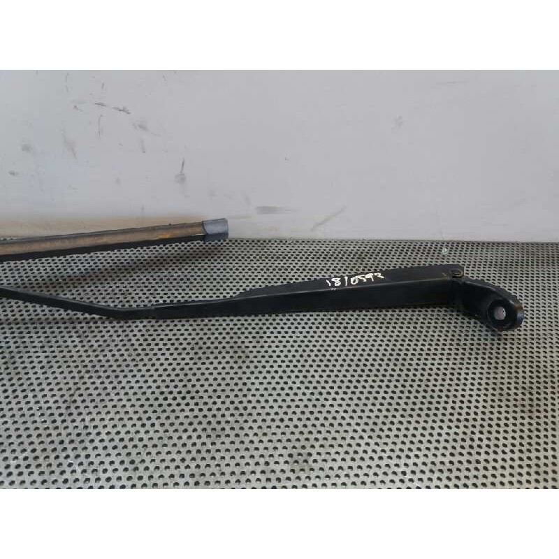 Recambio de brazo limpia delantero derecho para citroën c3 picasso sx referencia OEM IAM - Gris 2