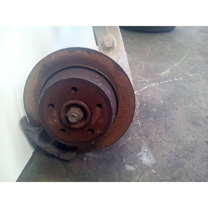 Recambio de mangueta trasera derecha para mercedes-benz vito (w638) combi 2.3 turbodiesel referencia OEM IAM - Blanco 2
