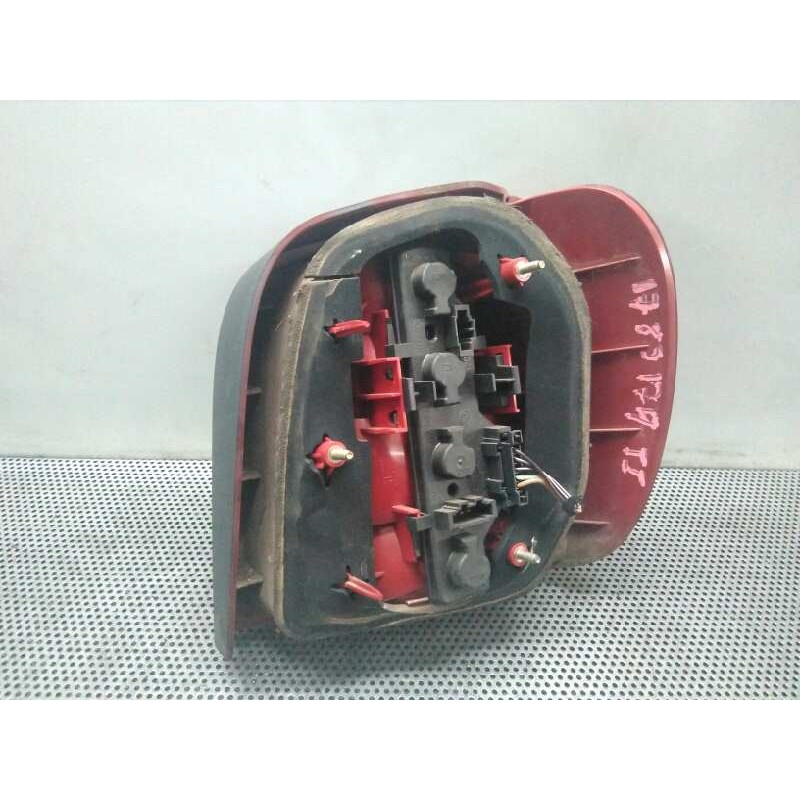 Recambio de piloto trasero izquierdo para volkswagen polo berlina (6n2) 1.4 referencia OEM IAM 2