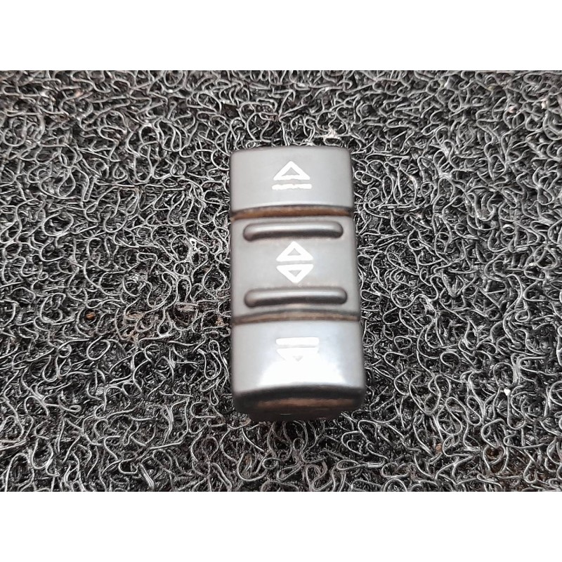 Recambio de mando elevalunas delantero izquierdo para renault master desde ´98 caja cerrada, techo ´´maxi´´ l2h3 rs 3578 referen