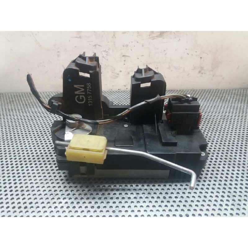 Recambio de cerradura puerta trasera izquierda para opel vectra c berlina 1.9 16v cdti cat (z 19 dth / lrd) referencia OEM IAM 1 - Gris