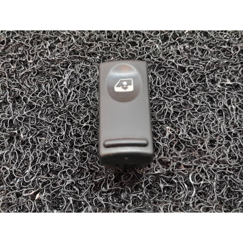 Recambio de mando elevalunas delantero izquierdo para renault master desde ´98 caja cerrada, techo ´´maxi´´ l2h3 rs 3578 referen