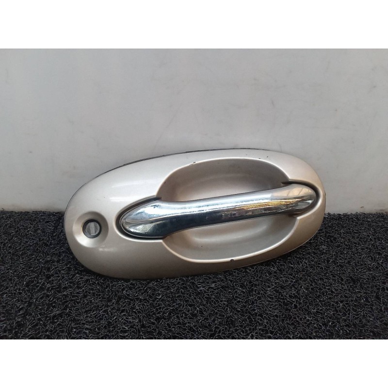 Recambio de maneta exterior delantera derecha para kia carnival ii 2.9 cdri ex referencia OEM IAM   