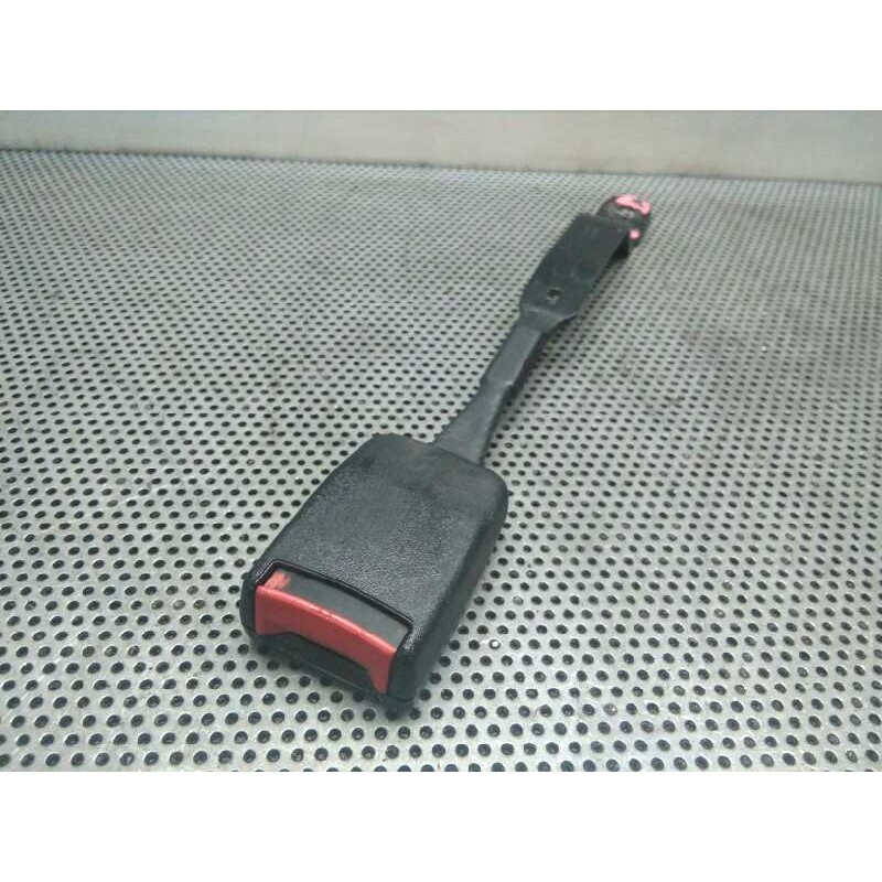 Recambio de enganche cinturon delantero derecho para volkswagen polo berlina (6n2) 1.4 referencia OEM IAM   