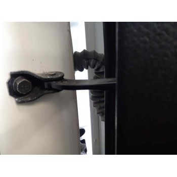 RETENEDOR PUERTA DELANTERA DERECHA 
