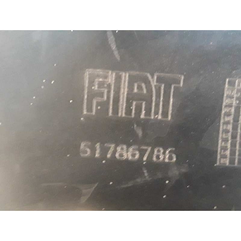 Recambio de paso rueda plastico trasero izquierdo para fiat nuova 500 (150) lounge referencia OEM IAM 51786786 - Rojo 3