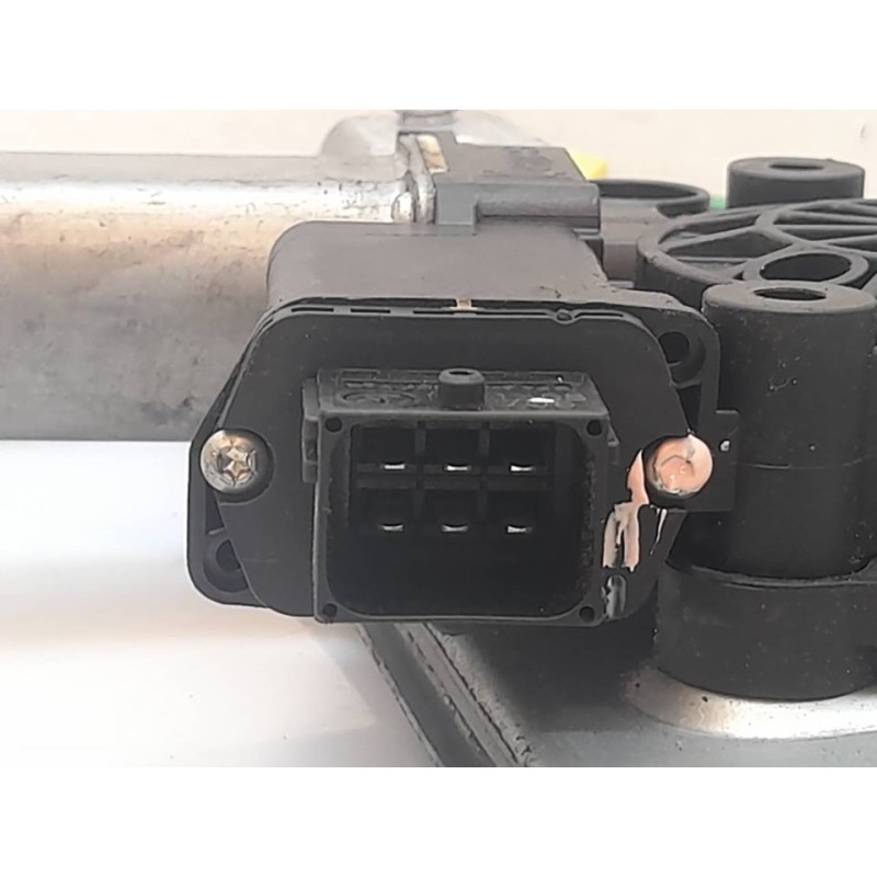 Recambio de elevalunas delantero derecho para opel corsa d catch me referencia OEM IAM 72005001 - Rojo 3