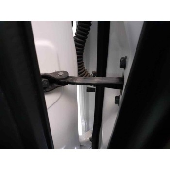 RETENEDOR PUERTA TRASERA DERECHA 