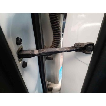RETENEDOR PUERTA TRASERA IZQUIERDA 